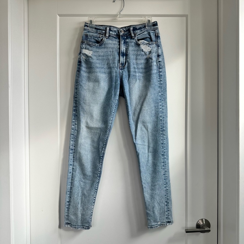 American Eagle Medium Wash Mom Jean